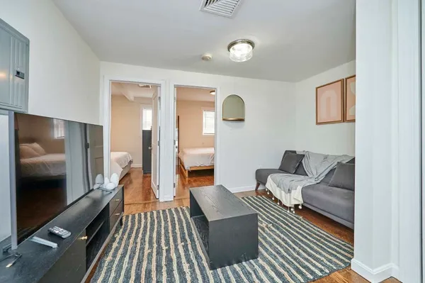 $3,500 | 241 E Street, Unit 2, Boston, MA 02127