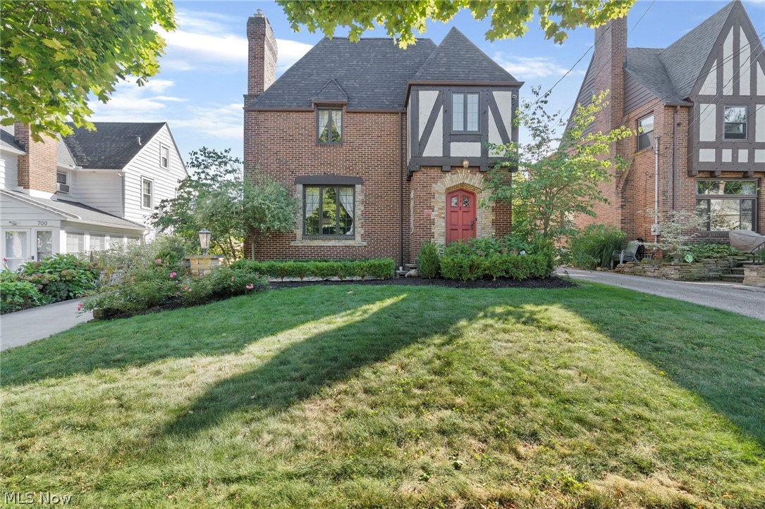 704 Mentor Road Akron, OH 44303 - Photo 1 of 29 Gallery Image 1