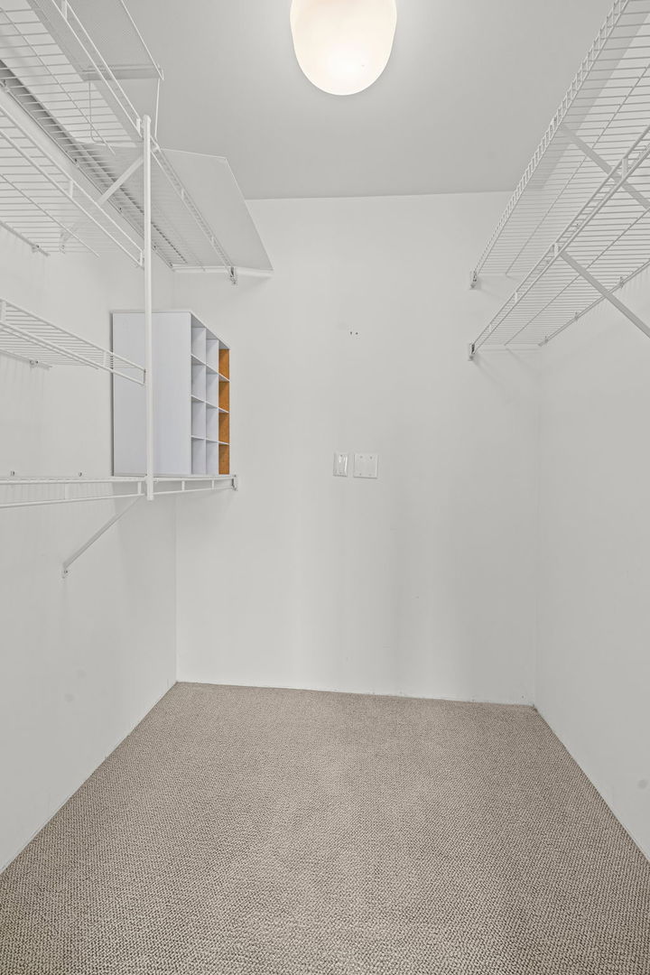 382 Kelburn Road, Unit 321 Deerfield, IL 60015 - Photo 9 of 17 Gallery Image 9