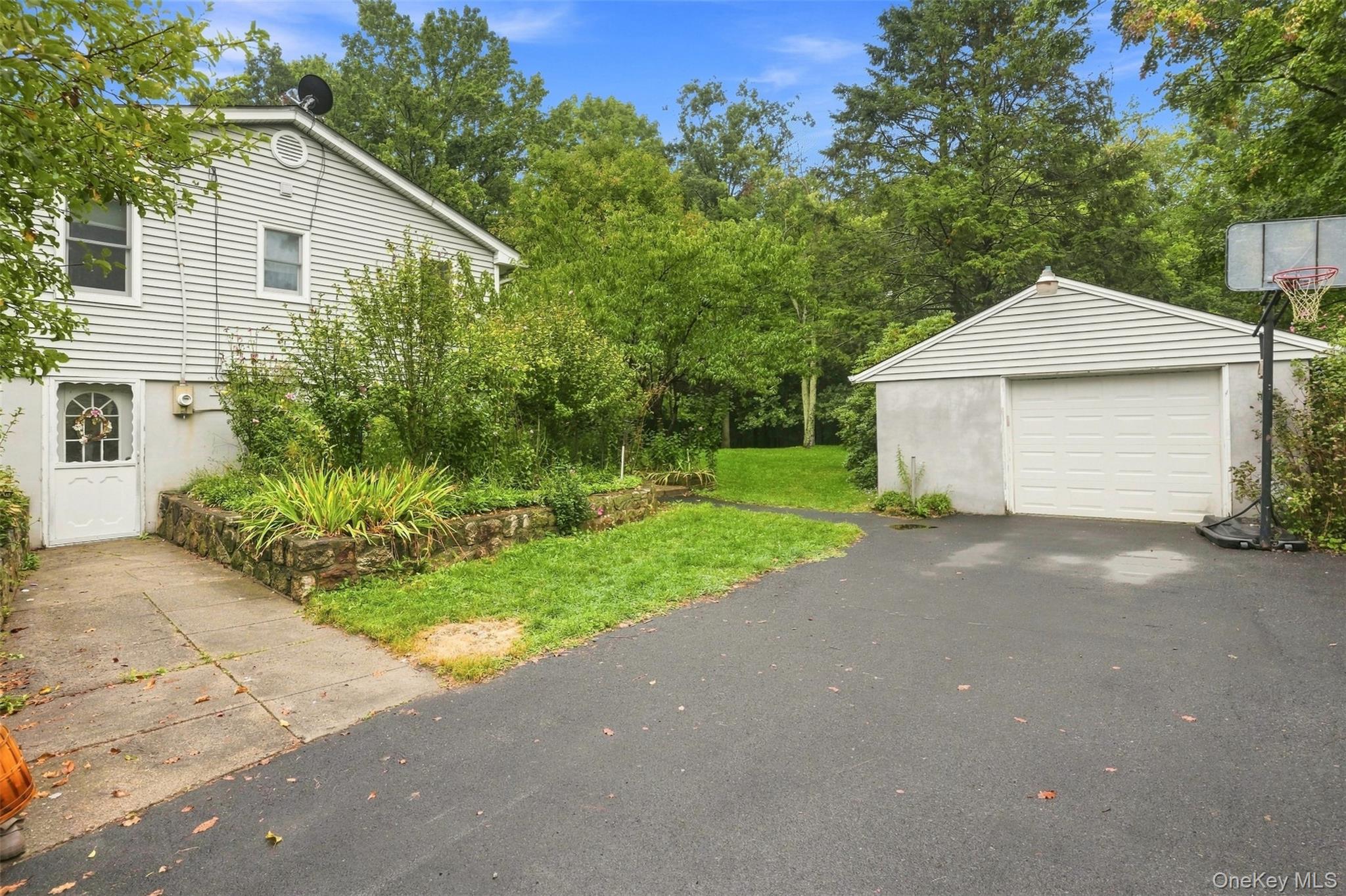 31 Red Barn Road Pine Bush, NY 12566 - Photo 36 of 44 Gallery Image 36