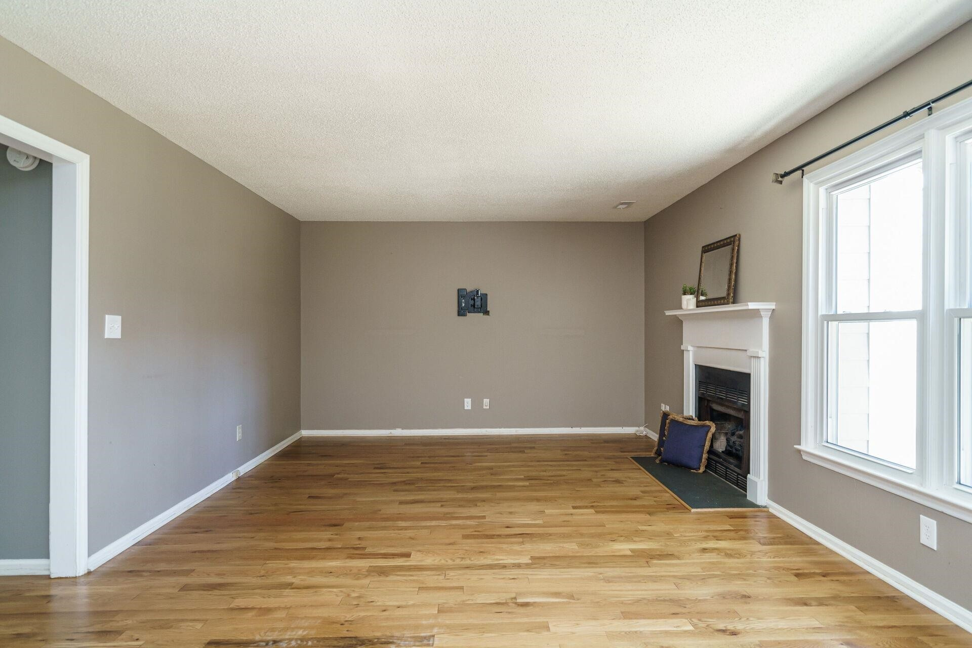220 Wetherburn Lane Raleigh, NC 27615 - Photo 11 of 24 Den/Family/Great Room