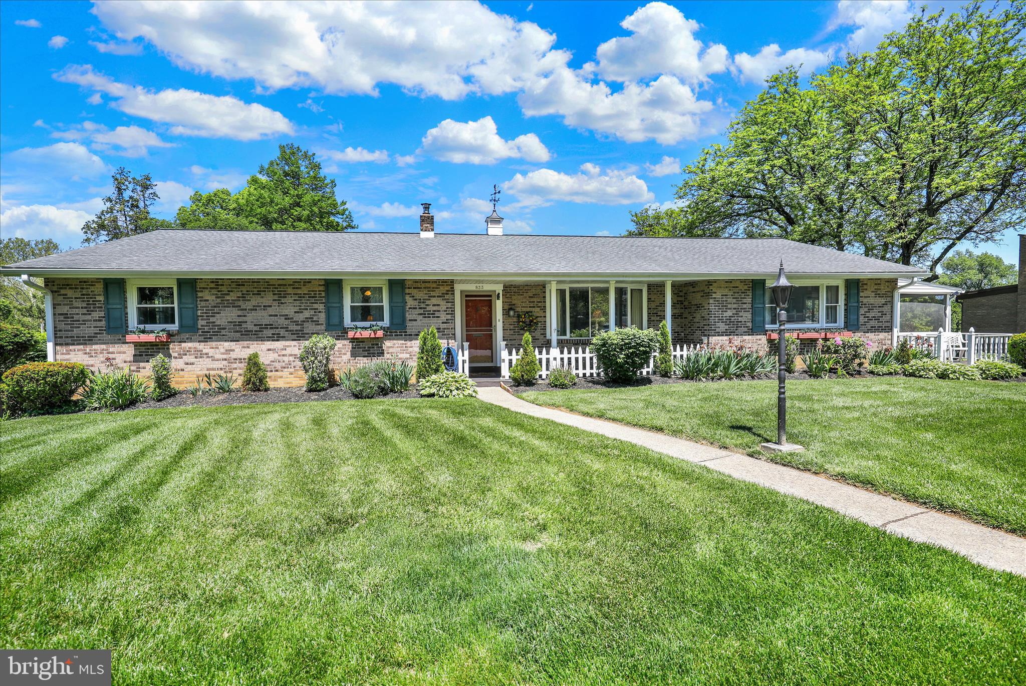 Welcome Home to 833 Joan Terrace!