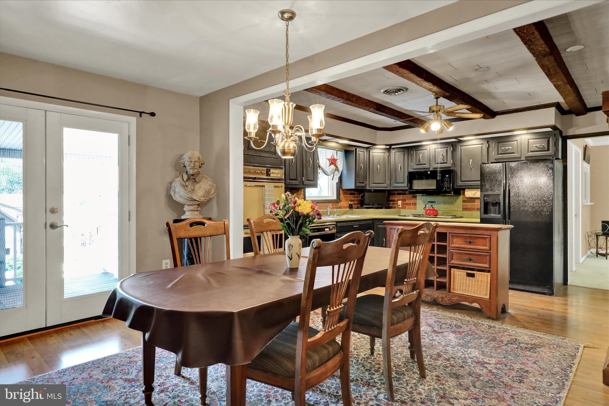 833 Joan Terrace Reading, PA 19611 - Photo 21 of 51 Dining room