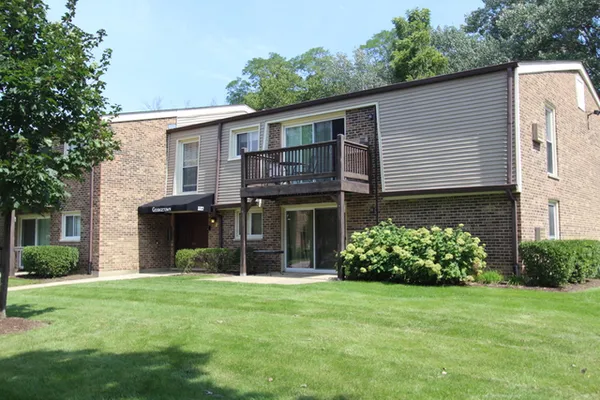 $1,600 | 337 North Carter Street, Unit 102, Palatine, IL 60067