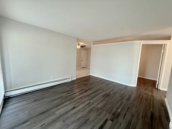 $1,600 | 337 North Carter Street, Unit 102, Palatine, IL 60067