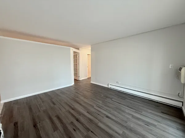 $1,600 | 337 North Carter Street, Unit 102, Palatine, IL 60067