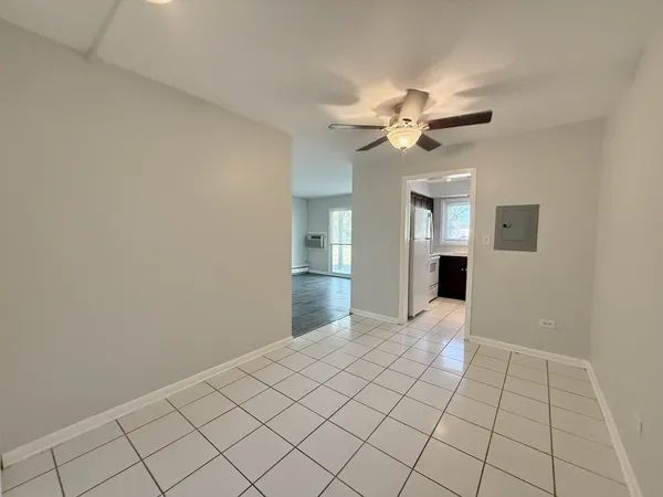 $1,600 | 337 North Carter Street, Unit 102, Palatine, IL 60067