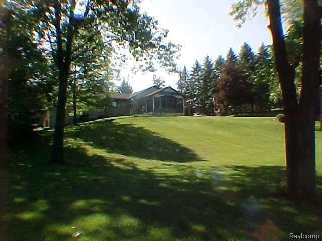 5151 King Road Howell, MI 48843 - Photo 15 of 22 MVC-023S.JPG