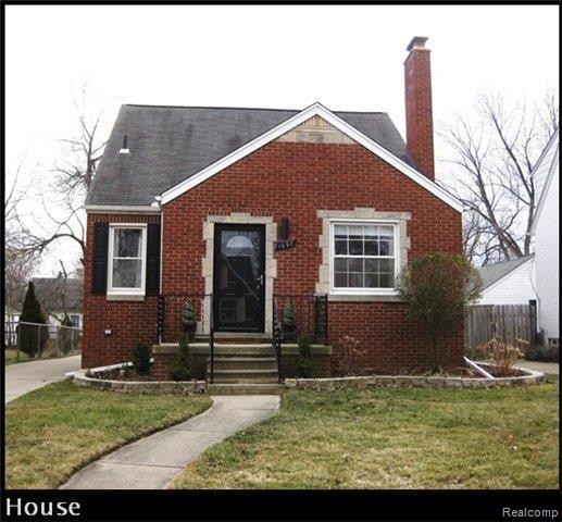 1697 Hampton Road Grosse Pointe, MI 48236 - Photo 1 of 23 1 Exterior Front (Small).jpg