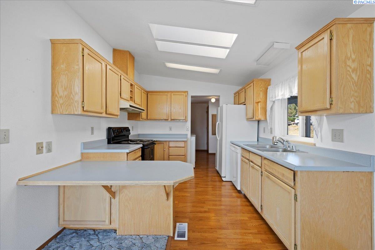 1100 South Euclid Road, Unit 52 Grandview, WA 98930 - Photo 9 of 31 Gallery Image 9