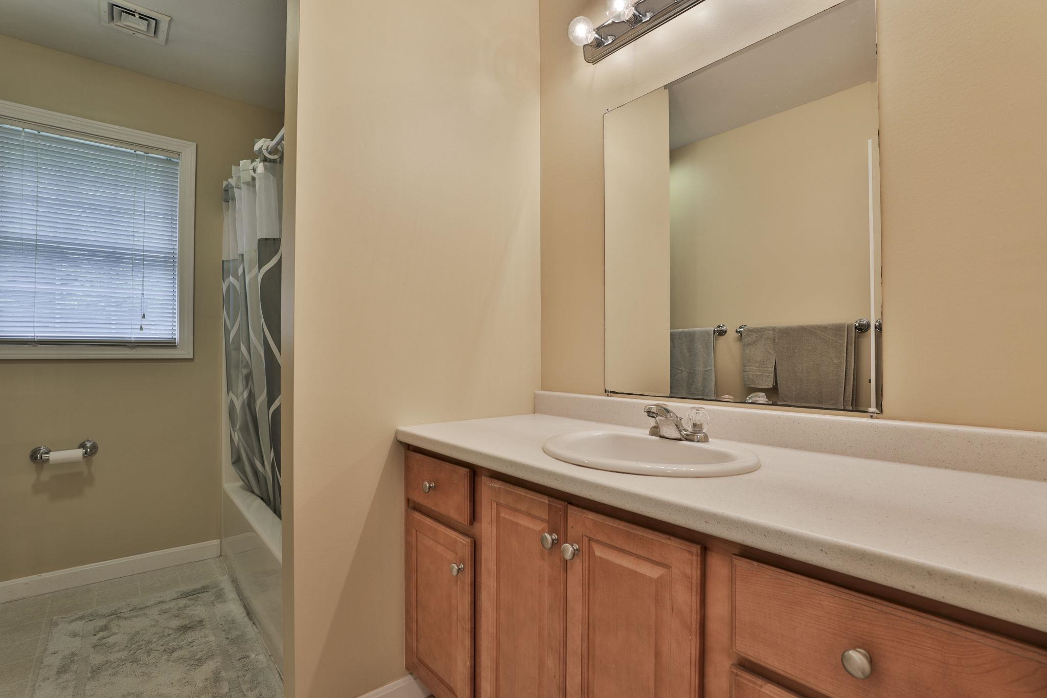 111 Woodhill Road Bow, NH 03304 - Photo 12 of 40