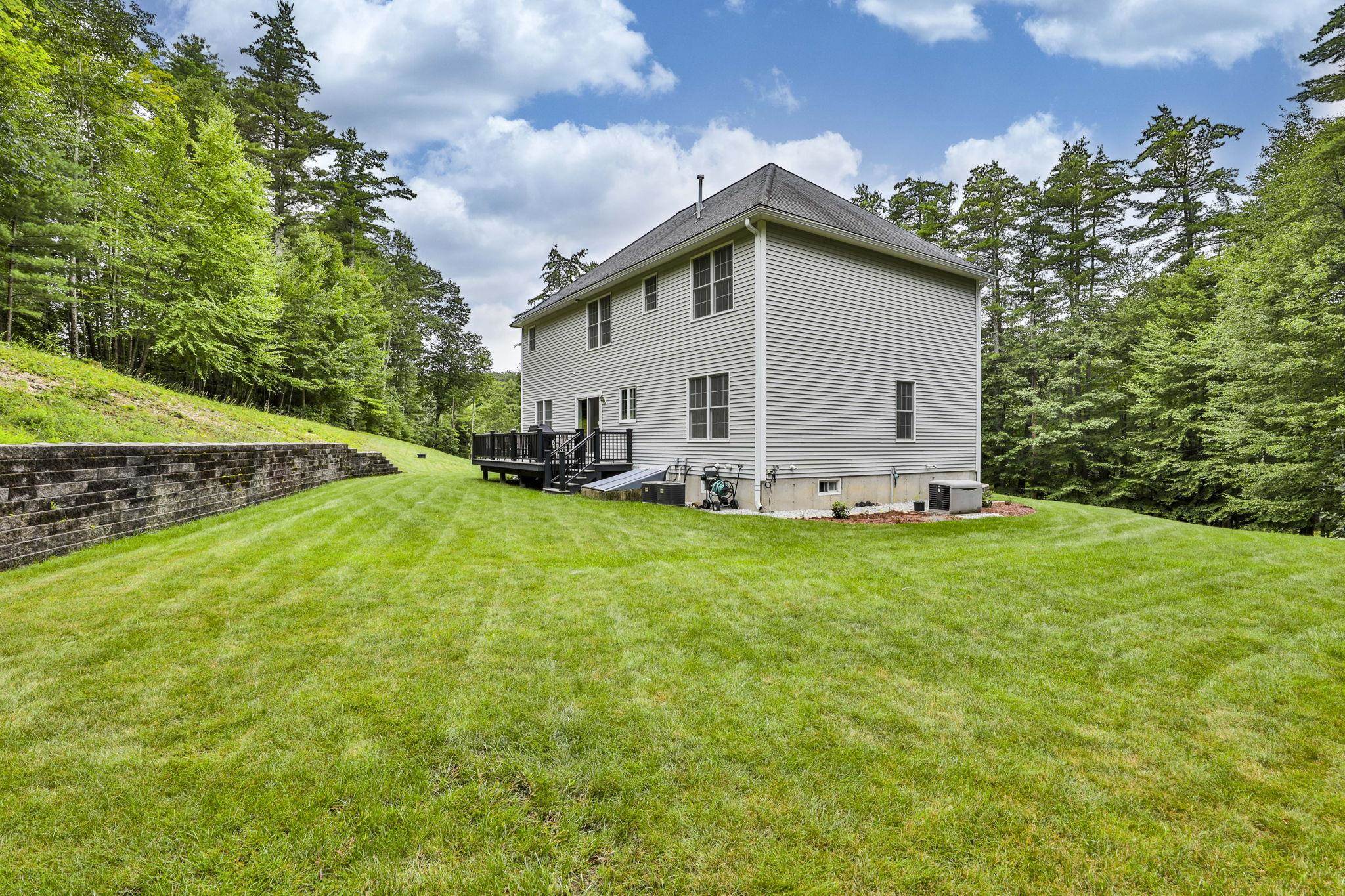 111 Woodhill Road Bow, NH 03304 - Photo 33 of 40