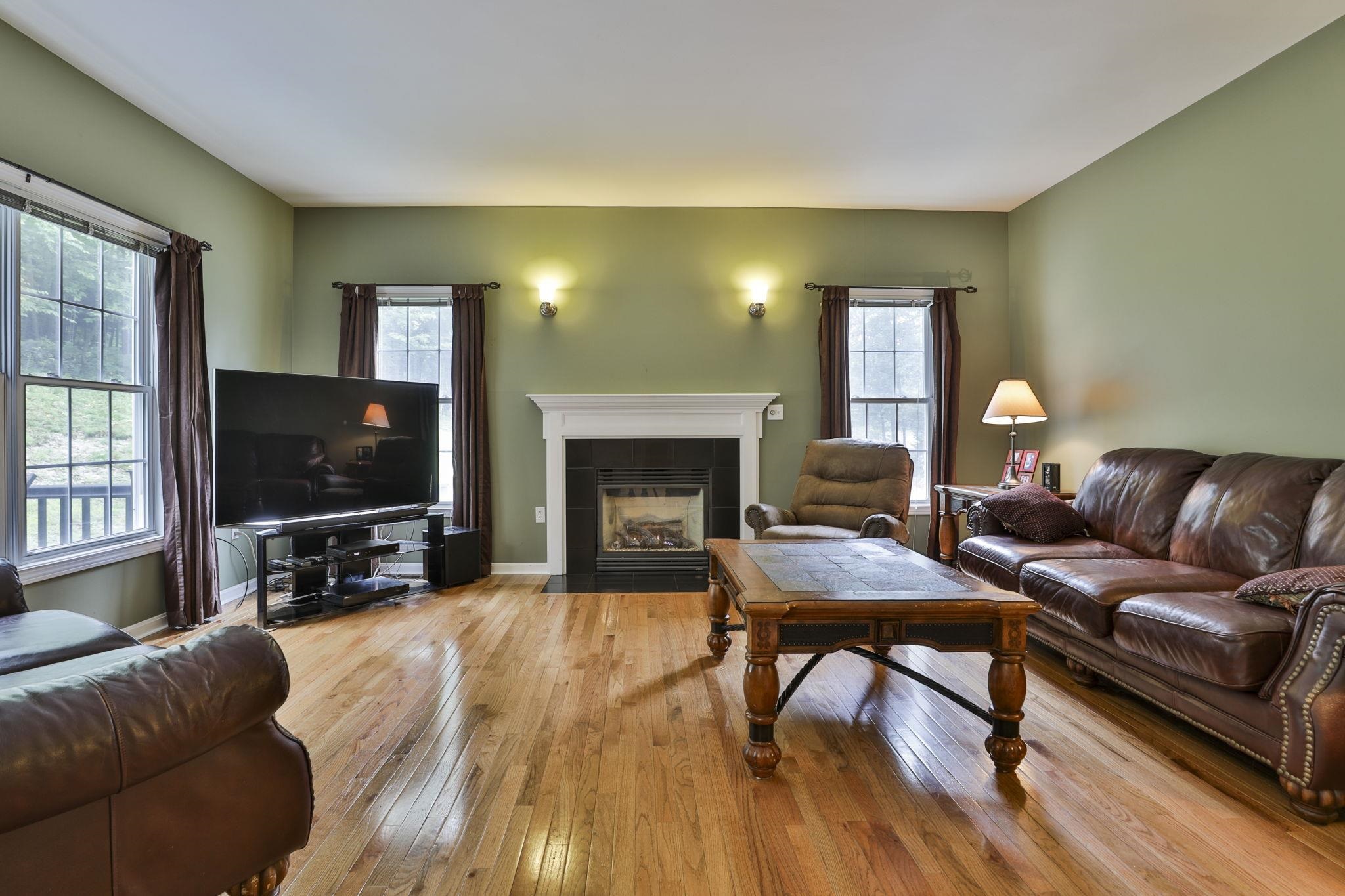 111 Woodhill Road Bow, NH 03304 - Photo 4 of 40