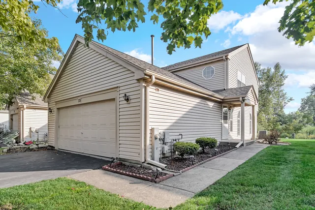 $310,000 | 55 King Drive, Streamwood, IL 60107