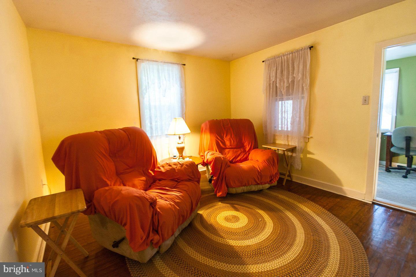 3321 Valley Road Berkeley Springs, WV 25411 - Photo 8 of 30 Living Room