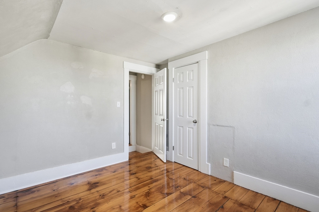 163-165 Chestnut Street Waltham, MA 02453 - Photo 16 of 41 a view of room