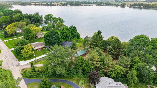 $420,900 | W10904 Glen Drive, Beaver Dam, WI 53916