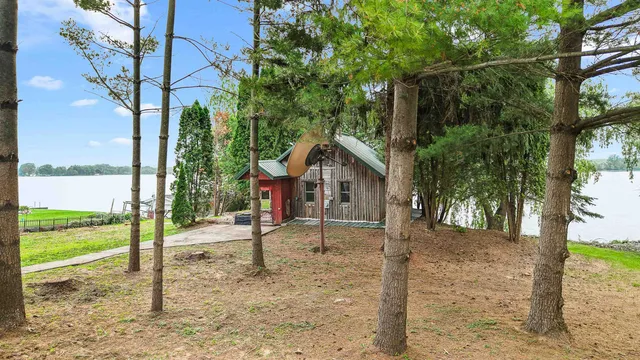 $420,900 | W10904 Glen Drive, Beaver Dam, WI 53916