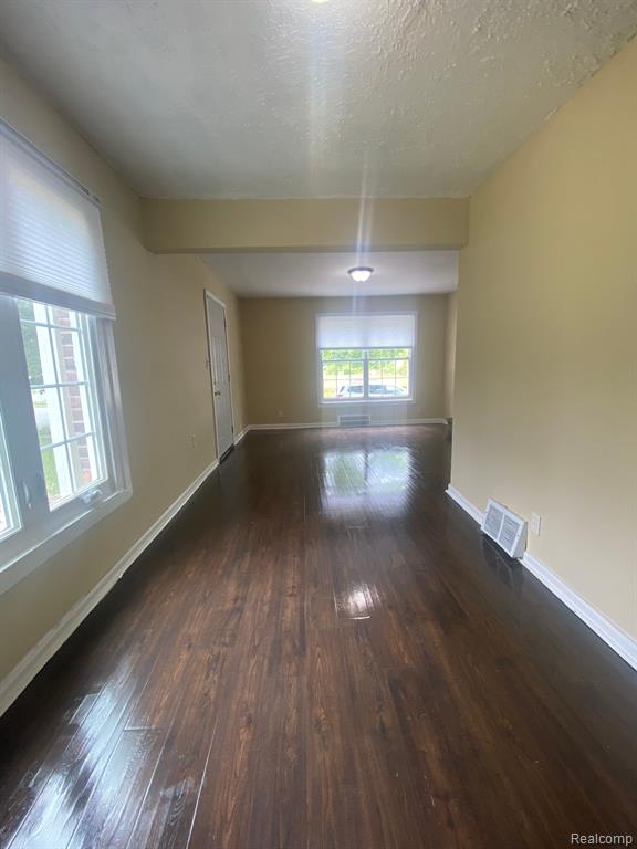 9101 Rutherford Street Detroit, MI 48228 - Photo 11 of 41