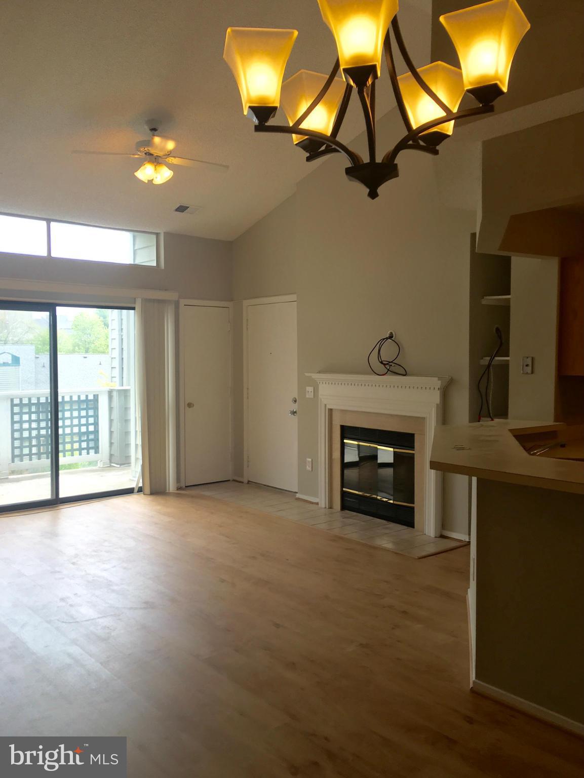 11703 E Summerchase Circle Reston, VA 20194 - Photo 11 of 16 Interior (General)