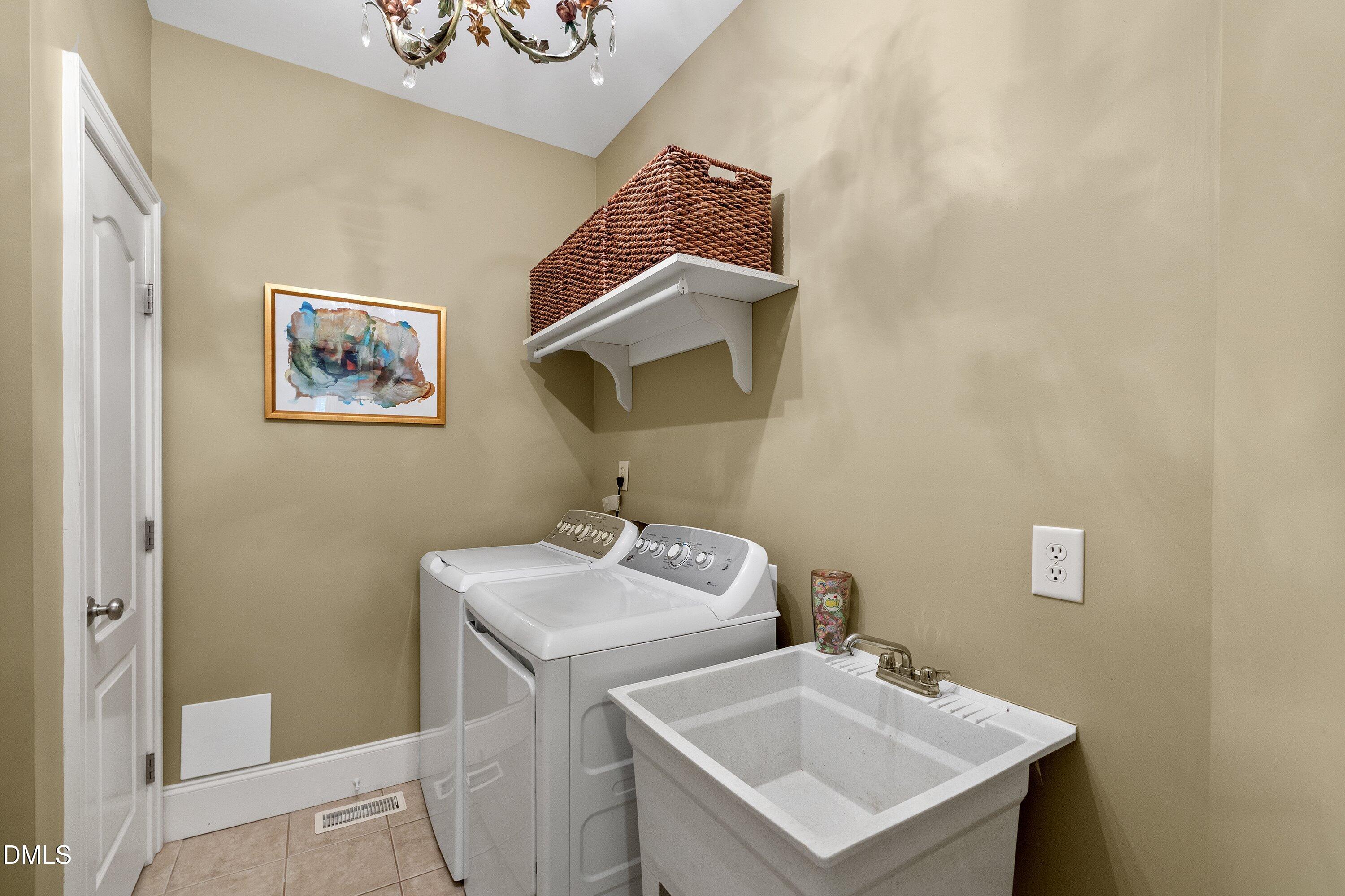 1412 Abbey's Grove Trail Raleigh, NC 27615 - Photo 33 of 66 Laundry