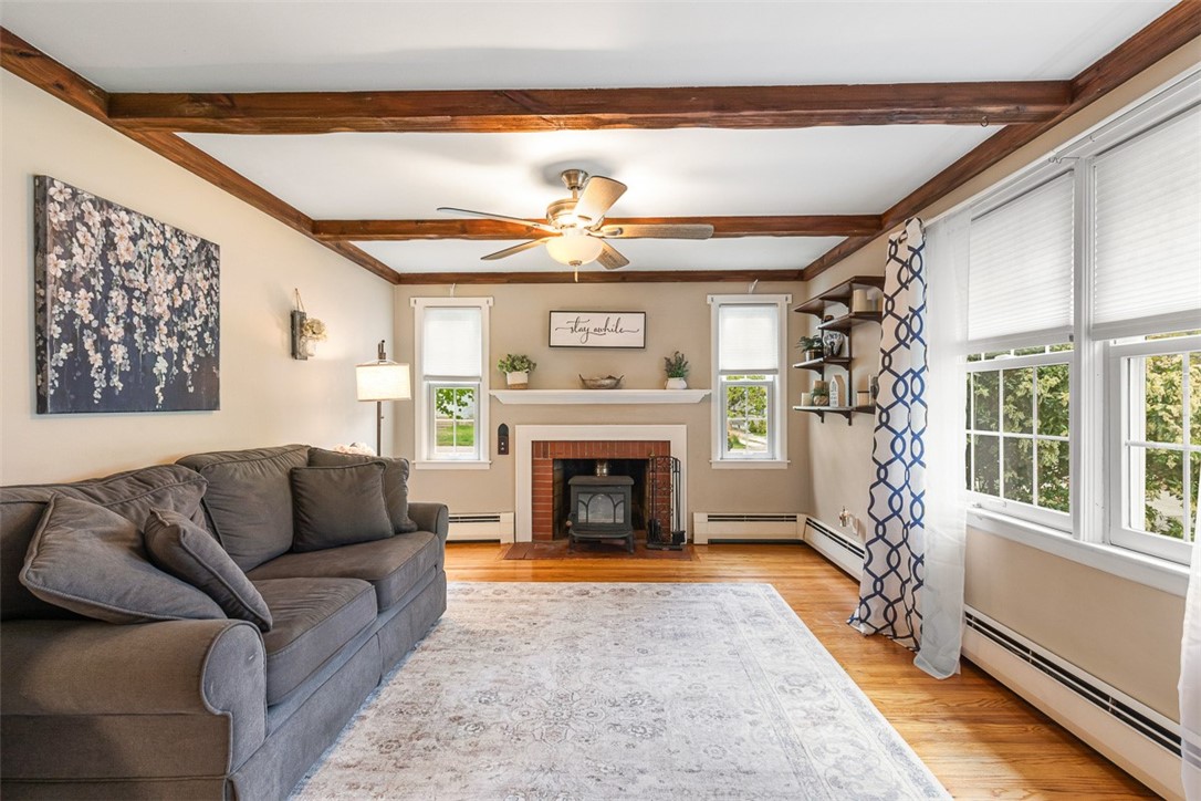 48 Barker Street Warwick, RI 02888 - Photo 8 of 41