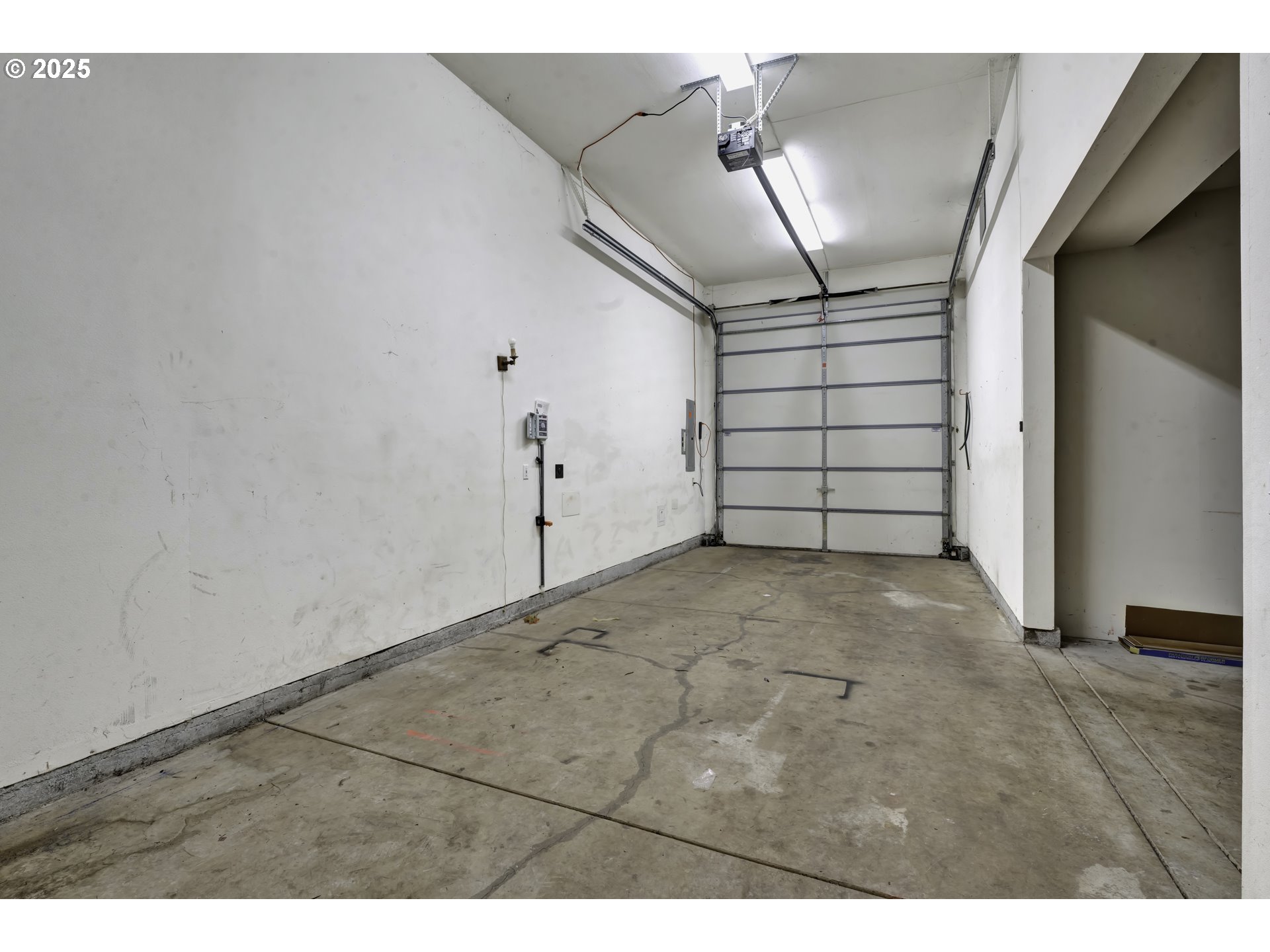 1002 South 69th Street Springfield, OR 97478 - Photo 34 of 44 a view of garage