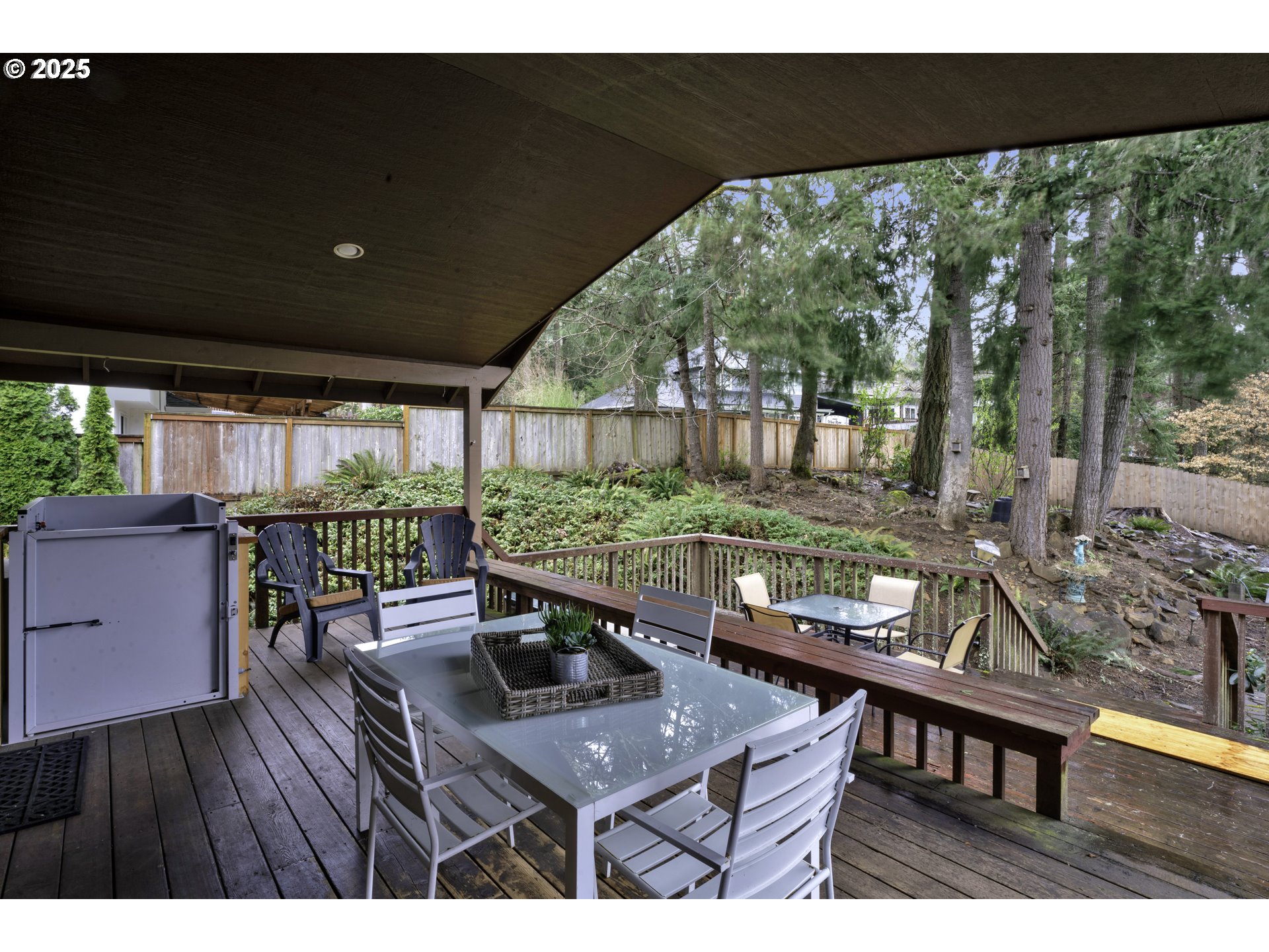 1002 South 69th Street Springfield, OR 97478 - Photo 36 of 44 a terrace view with sitting space and balcony furniture