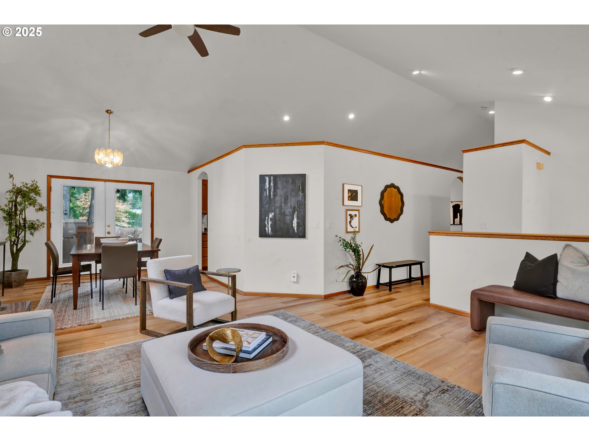 1002 South 69th Street Springfield, OR 97478 - Photo 5 of 44 a living room with furniture and a table
