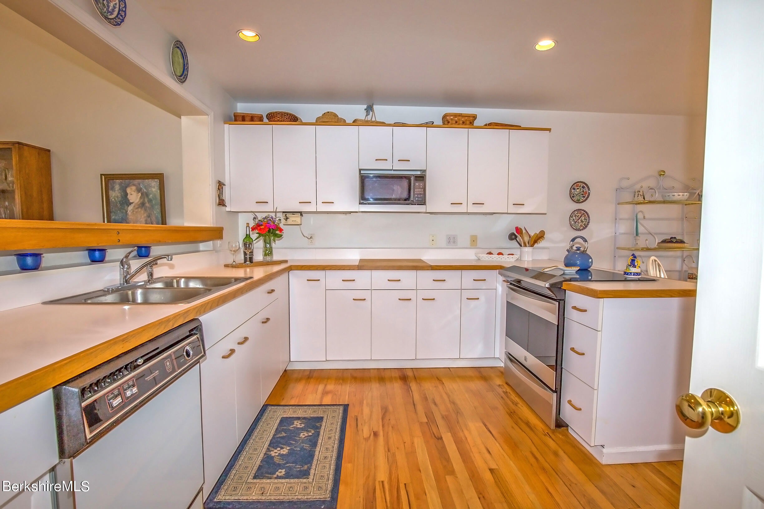 1136 Barker Road, Unit 64 Pittsfield, MA 01201 - Photo 18 of 66 kitchen