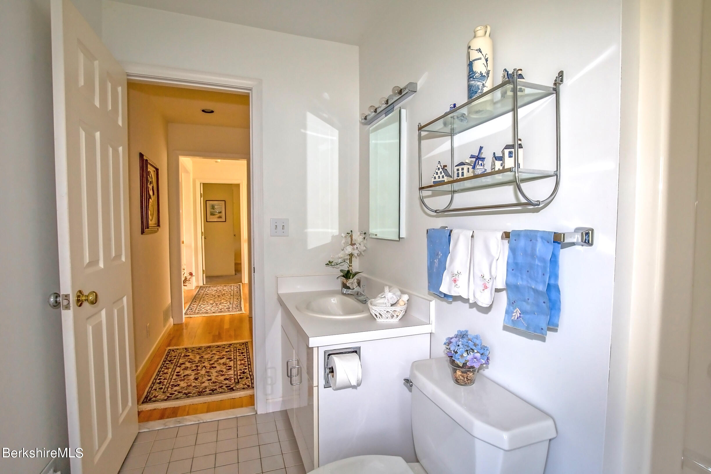 1136 Barker Road, Unit 64 Pittsfield, MA 01201 - Photo 40 of 66 full bath up