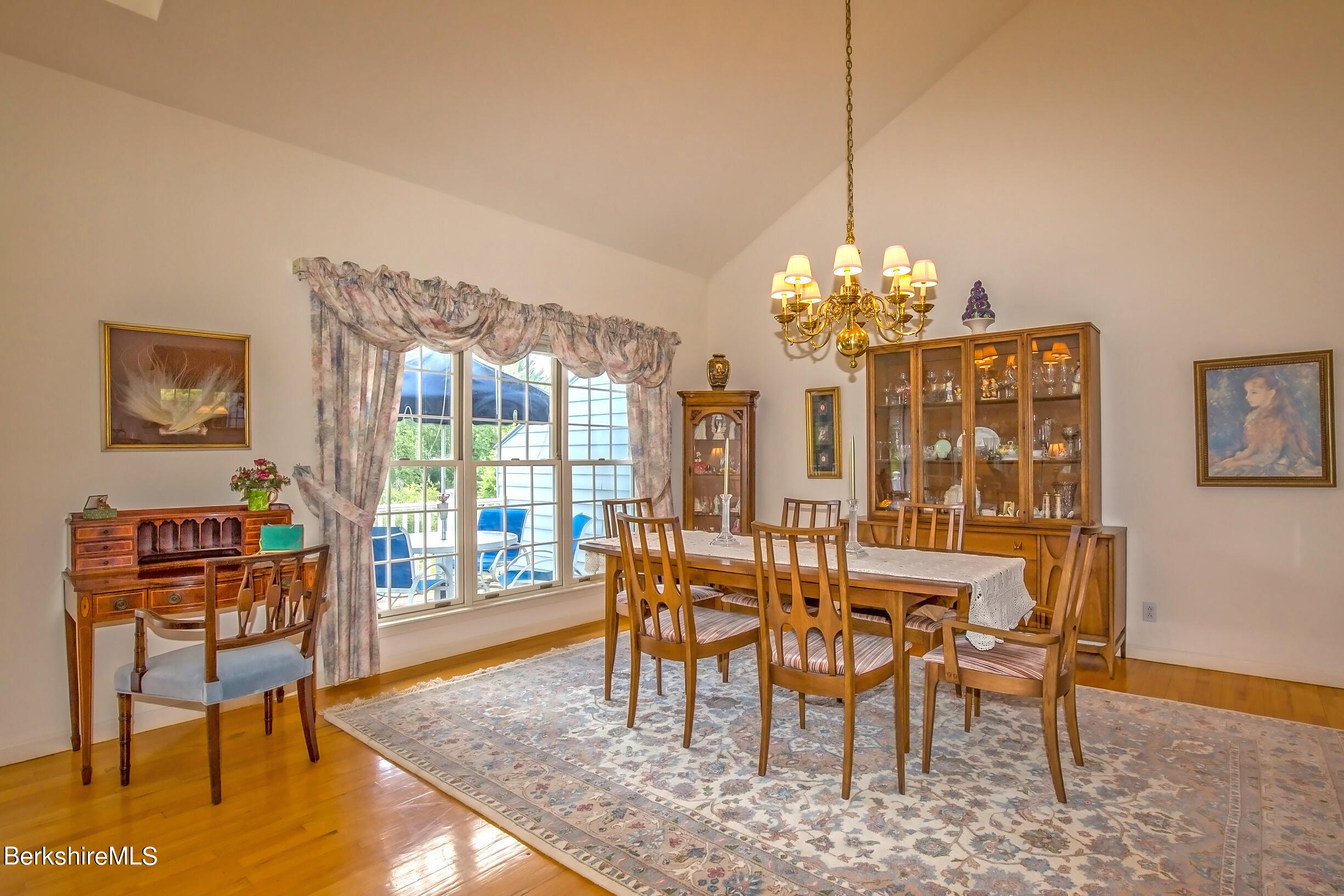 1136 Barker Road, Unit 64 Pittsfield, MA 01201 - Photo 4 of 66 dining