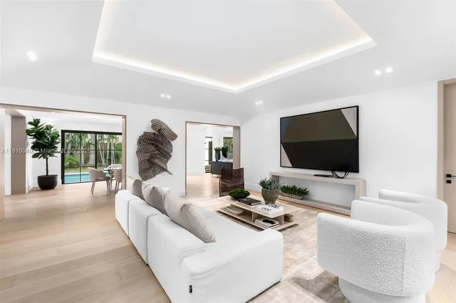$9,750,000 | 3883 Wood Avenue, Miami, FL 33133