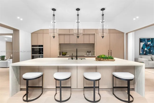 $9,750,000 | 3883 Wood Avenue, Miami, FL 33133