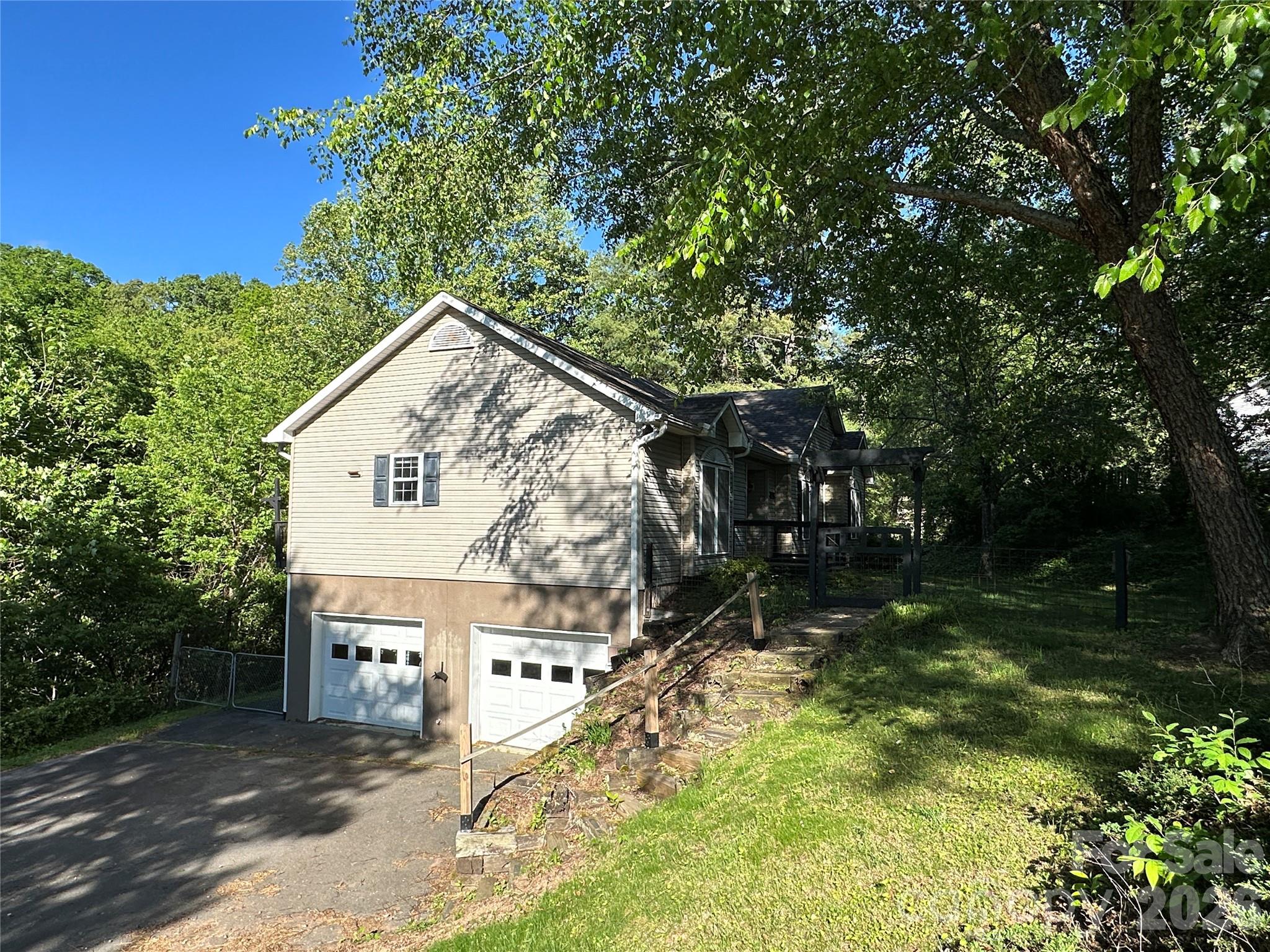 126 Ridgeline Road Clyde, NC 28721 - Photo 2 of 22