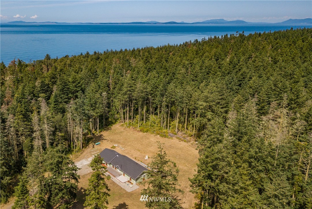 2284 West Hastie Lake Road Oak Harbor, WA 98277 - Photo 1 of 25 Gallery Image 1