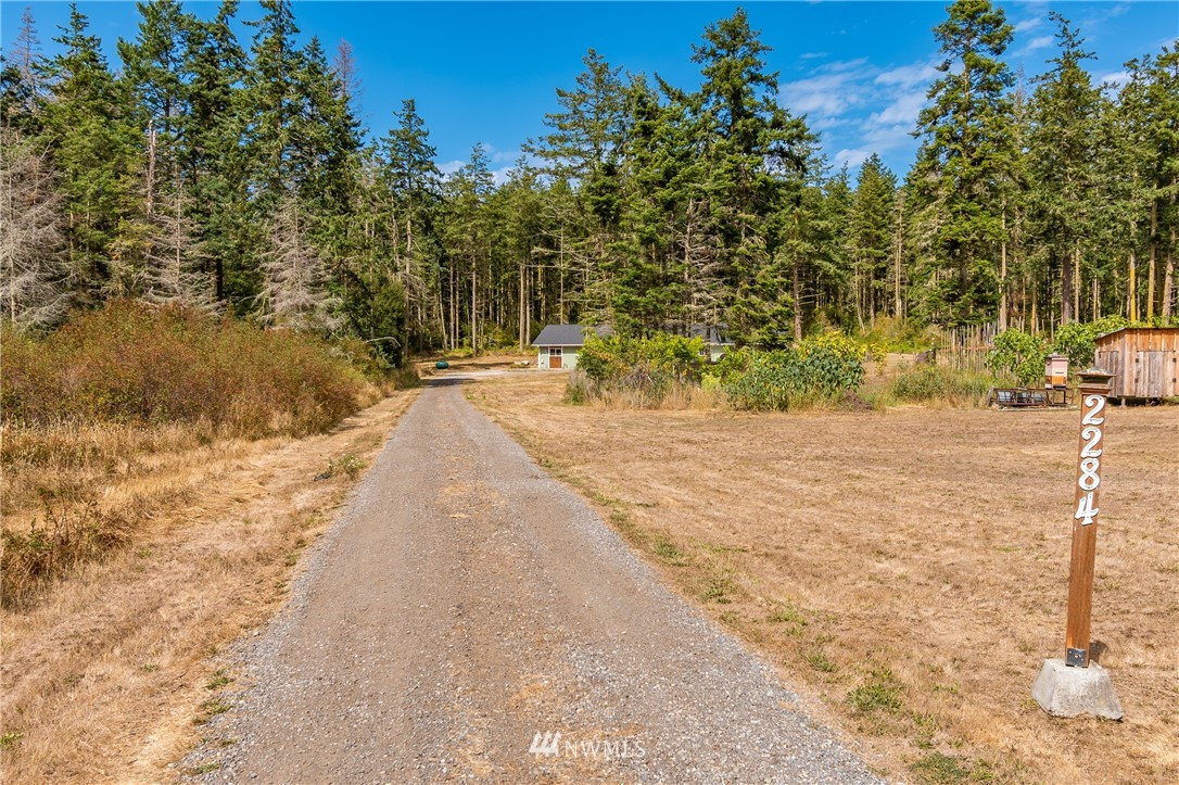 2284 West Hastie Lake Road Oak Harbor, WA 98277 - Photo 4 of 25 Gallery Image 4