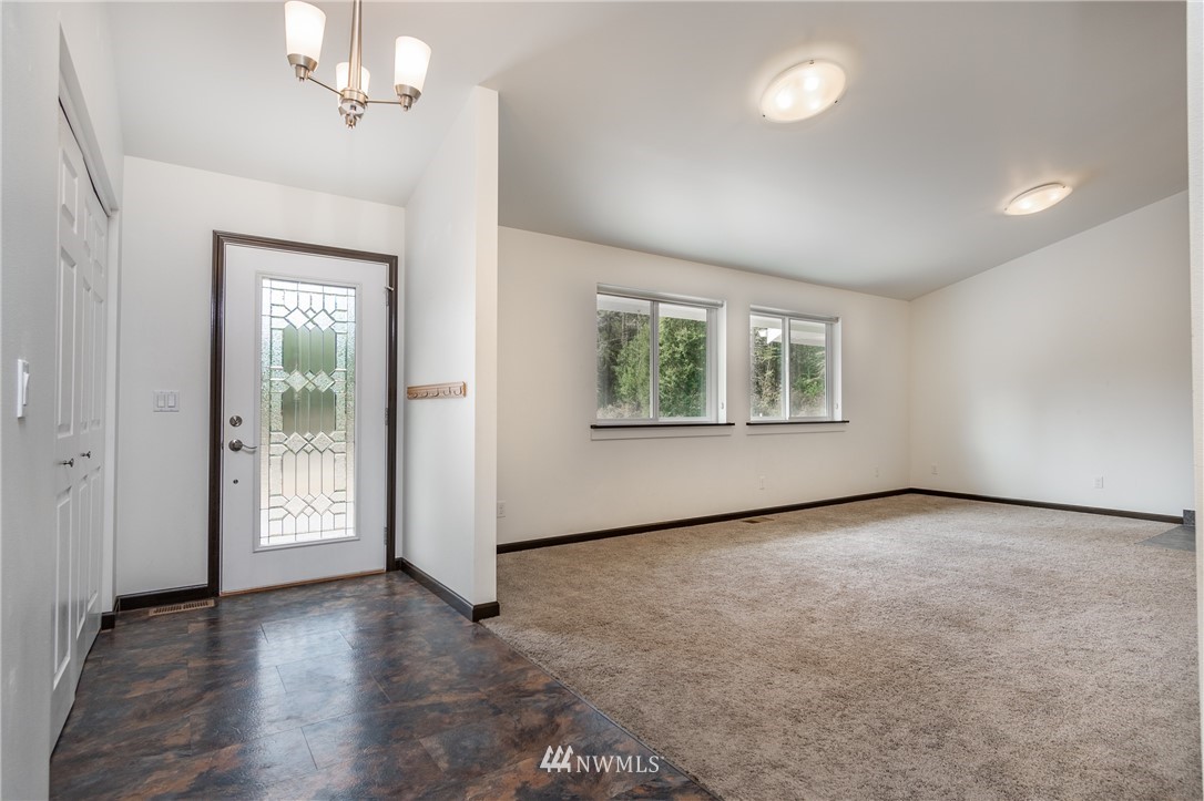 2284 West Hastie Lake Road Oak Harbor, WA 98277 - Photo 9 of 25 Gallery Image 9