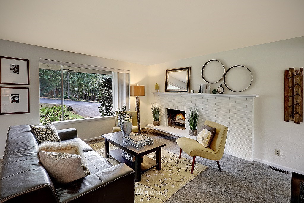 7907 200th Street Southwest Edmonds, WA 98026 - Photo 2 of 16 Gallery Image 2