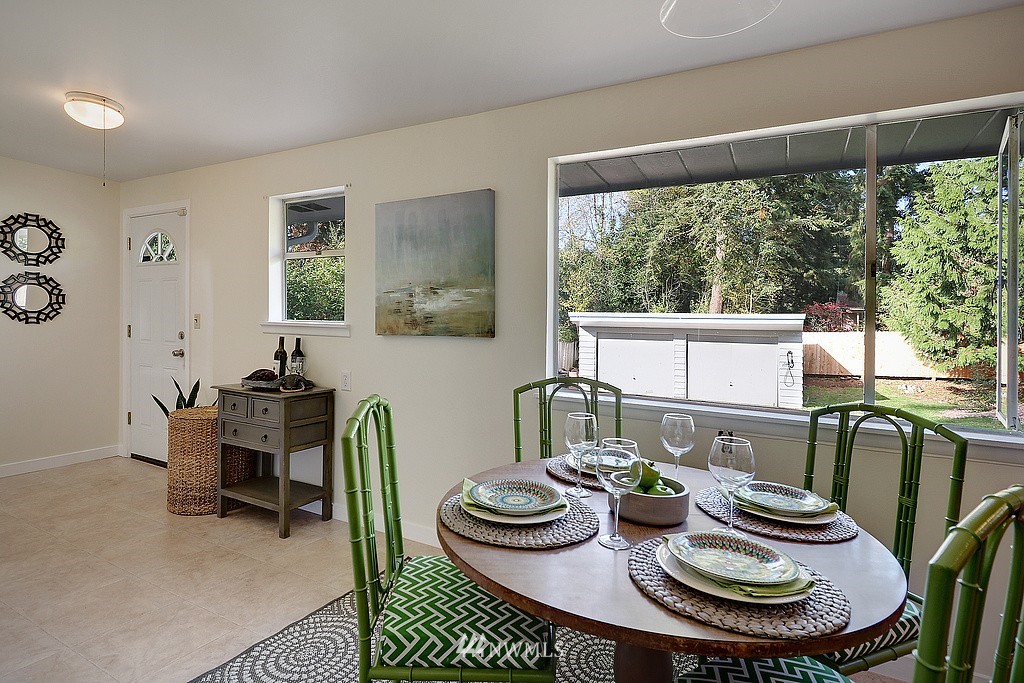 7907 200th Street Southwest Edmonds, WA 98026 - Photo 4 of 16 Gallery Image 4