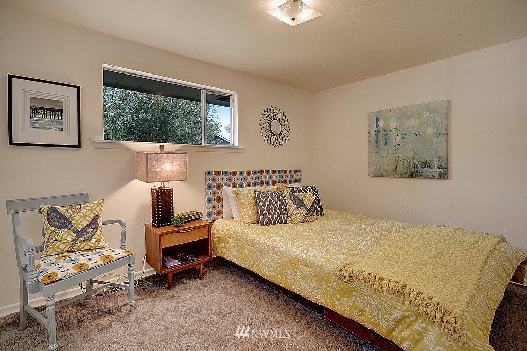 7907 200th Street Southwest Edmonds, WA 98026 - Photo 5 of 16 Gallery Image 5