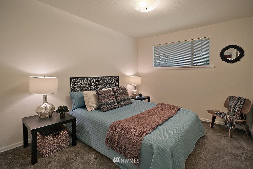 7907 200th Street Southwest Edmonds, WA 98026 - Photo 6 of 16 Gallery Image 6