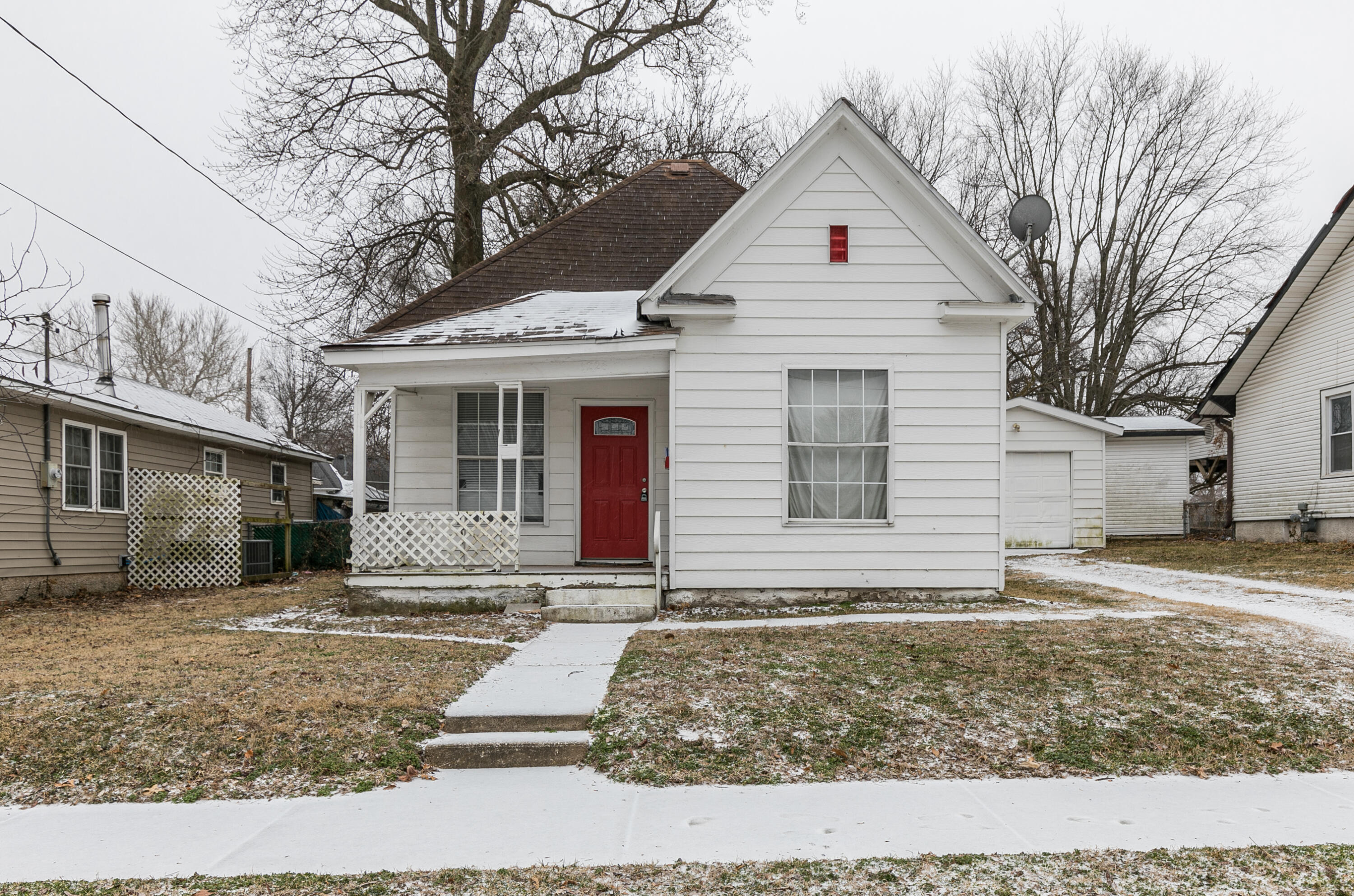 1226 West Atlantic Street Springfield, MO 65803 - Photo 1 of 1 7M4A1649