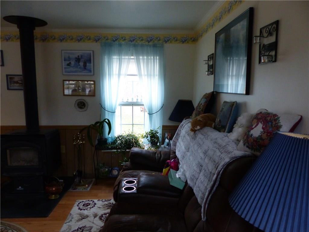 1831 Wagner Bridge Road Waldoboro, ME 04572 - Photo 5 of 32 Living room