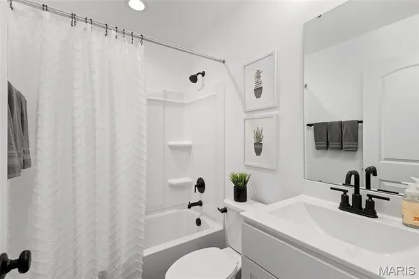 $259,900 | 2 Aspen At River Bluffs Manors, Unit ASPEN AT RIVER BLUFFS, Florissant, MO 63031