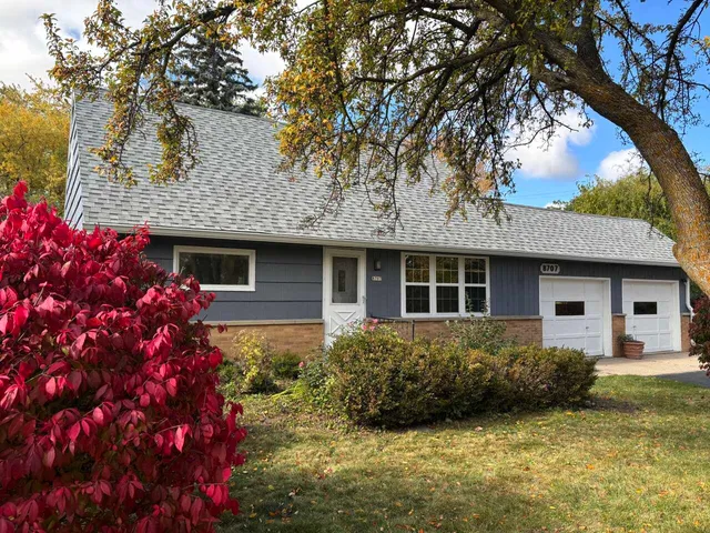 $264,900 | 8707 North 52nd Street, Brown Deer, WI 53223