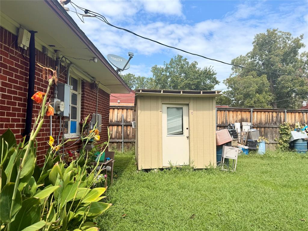 9918 Constance Street Dallas, TX 75220 - Photo 5 of 13 View of shed