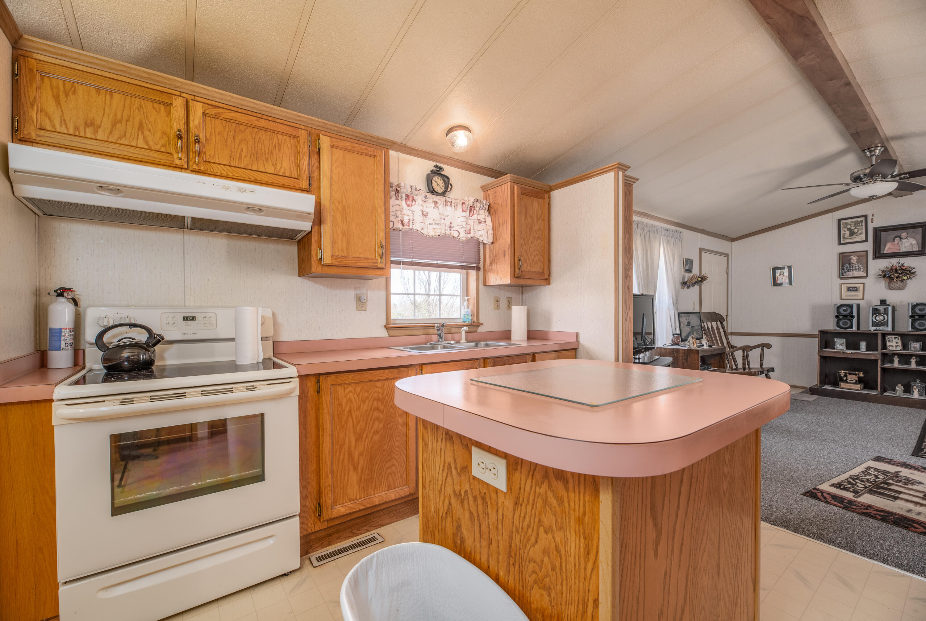 138 River Common Road Sabattus, ME 04280 - Photo 10 of 31 Interior4