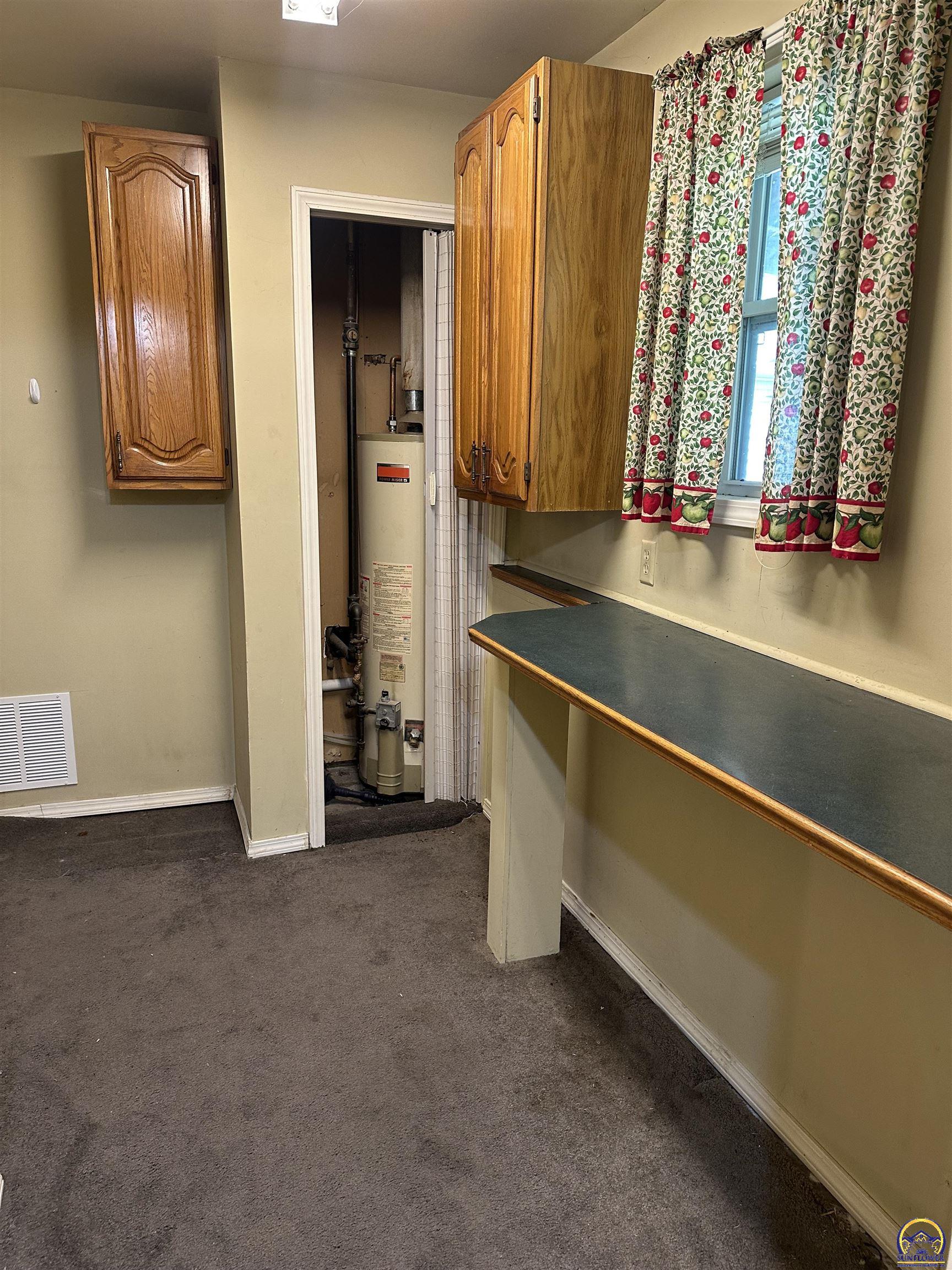 3636 Southwest Mayo Avenue Topeka, KS 66611 - Photo 5 of 16