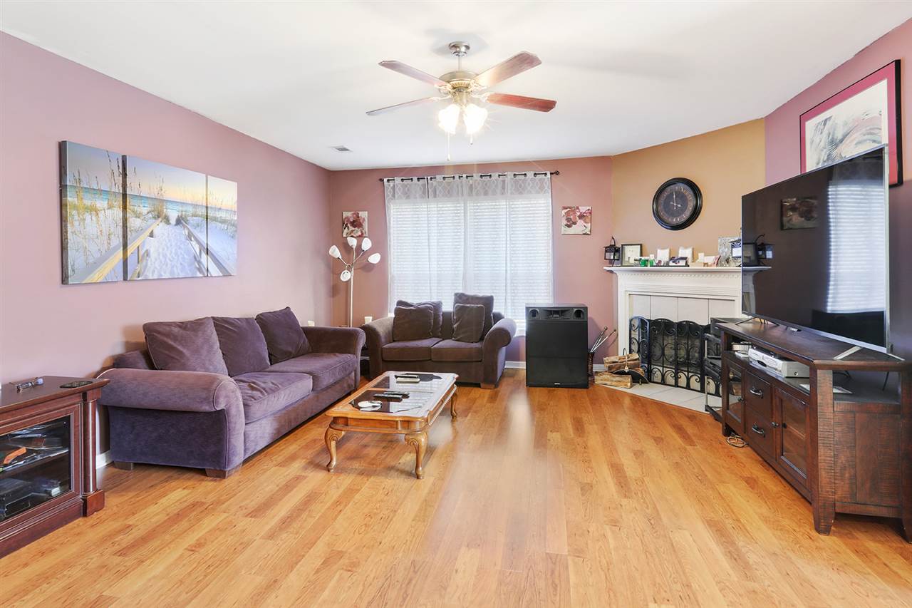 3297 Bellingrath Drive Foley, AL 36535 - Photo 8 of 15 Living Room